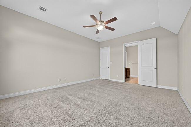 Building Photo - 28015 Castle Park Ln