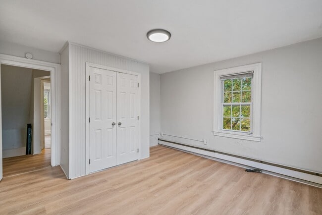 Building Photo - MOVE IN SPECIAL! SCORE HALF OFF 1ST MONTH'...