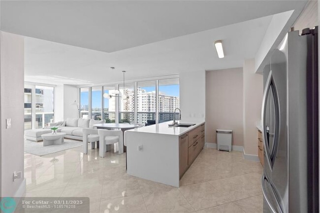 Building Photo - 1830 S Ocean Dr