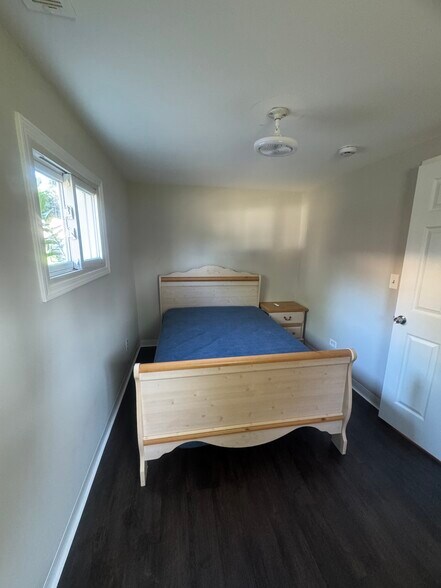 Building Photo - 555 Baxter Ln