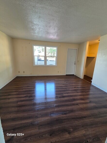 Building Photo - 1413 NW Despain Ave