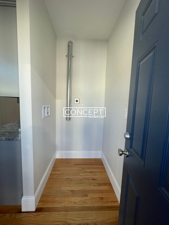 Building Photo - 18 Verrill St