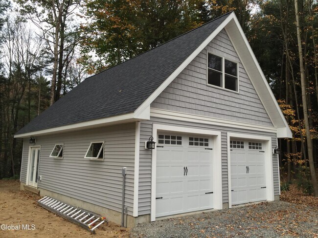 Building Photo - 8 Amanda Ct