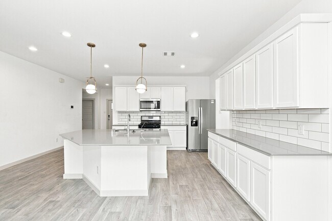Building Photo - 1826 Plantation Pl