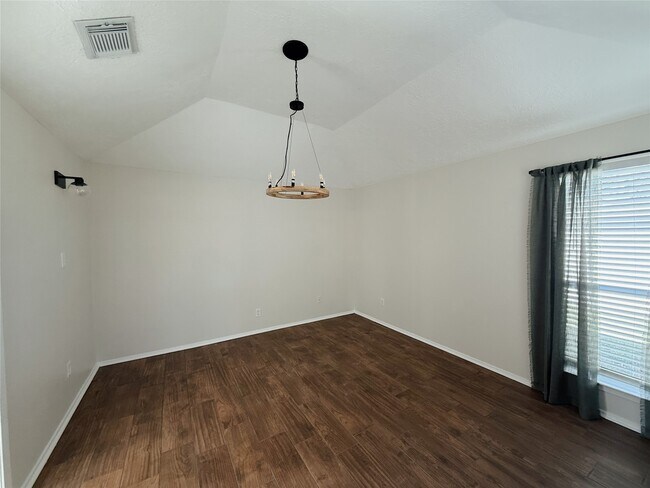 Building Photo - 2602 Northern Dr