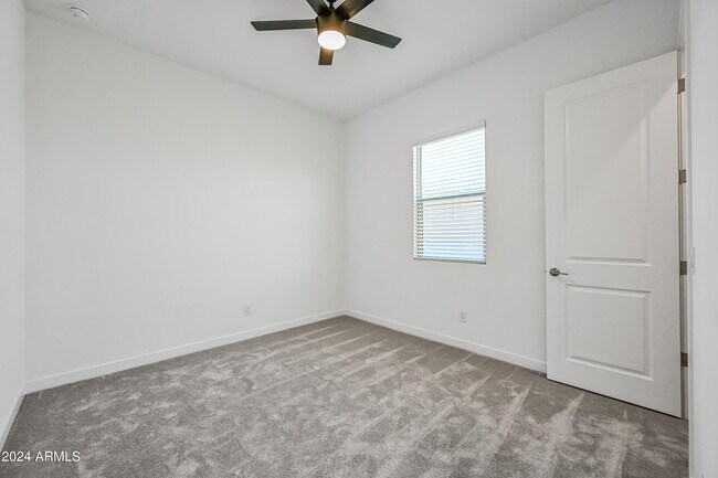Building Photo - 13621 W Steed Ridge Rd
