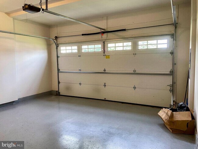 Building Photo - 6665 Fayette St