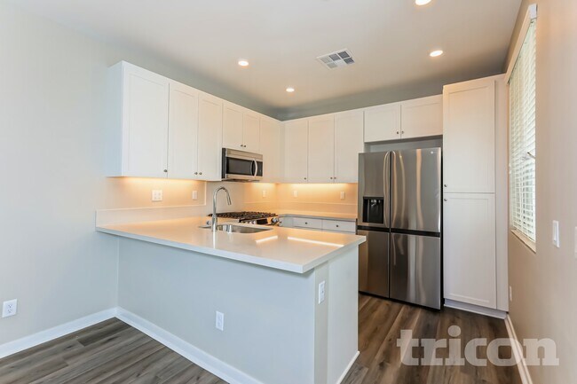 Building Photo - 28093 Cookhouse Ln