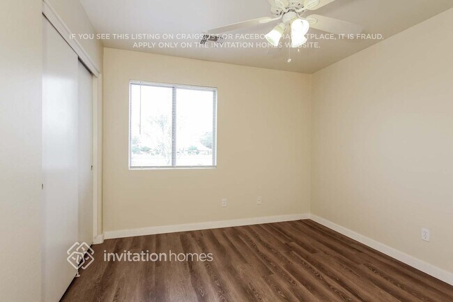 Building Photo - 11232 W College Dr