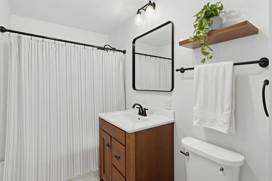 Building Photo - 999 Salmon Creek Rd