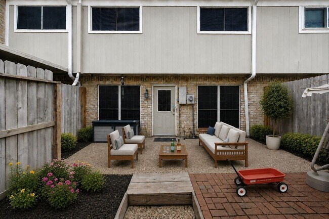 Building Photo - 1653 W Sam Houston Pkwy S