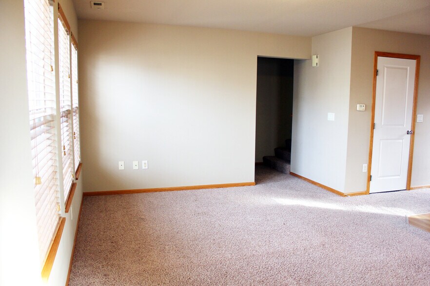 Building Photo - 3203 SW Arlan Ln