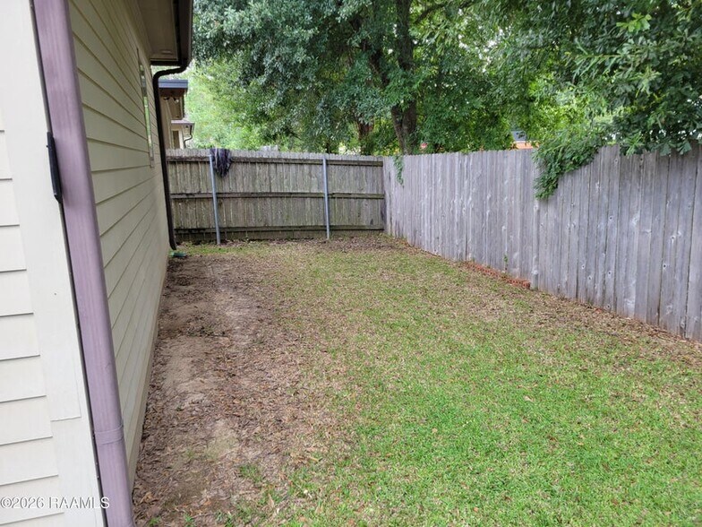 Building Photo - 405 Summerland Key Ln