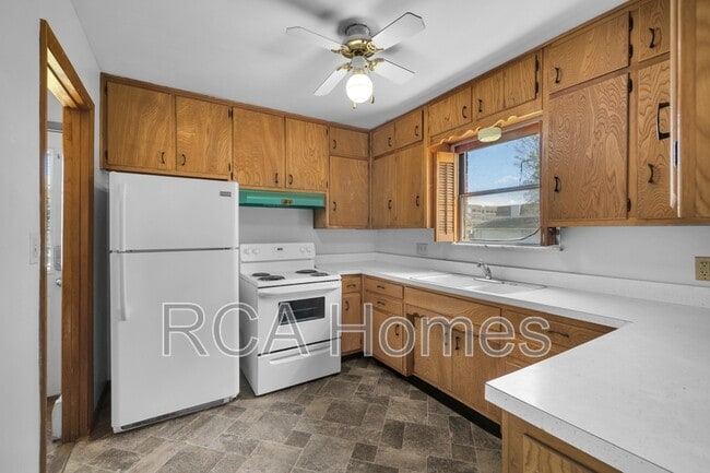 Building Photo - 1508 Castle Ave