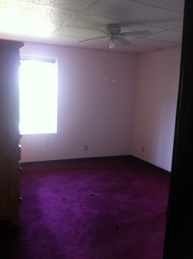 Building Photo - Spacious 2 br 1 ba Coulee Dam duplex