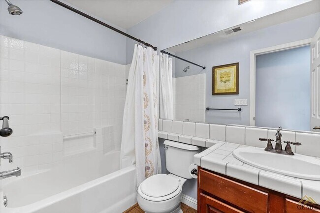 Building Photo - Northwest Home!