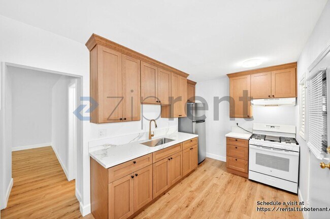 Building Photo - 5183 Olivewood Ave