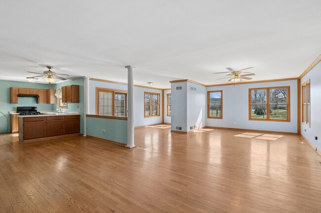 Building Photo - 5573 Barnwood Dr