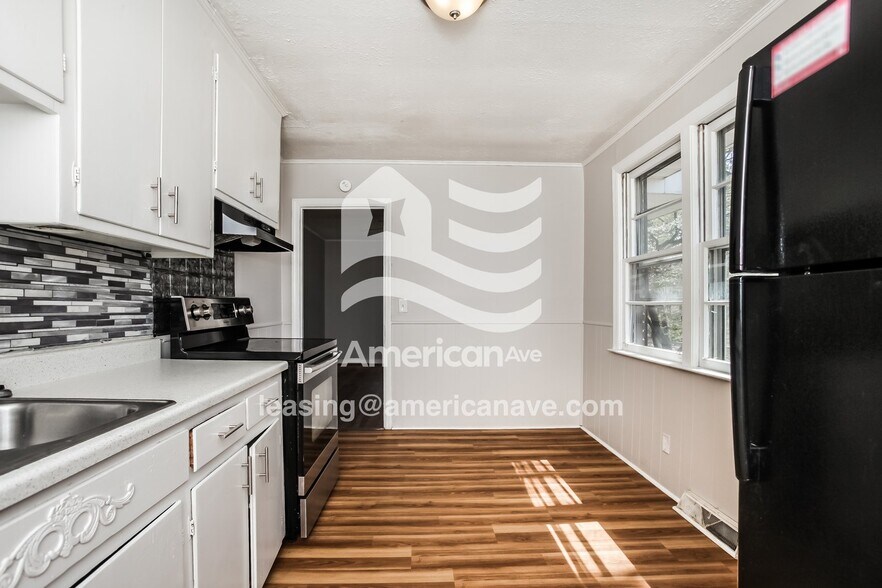 Building Photo - 1210 Carter St