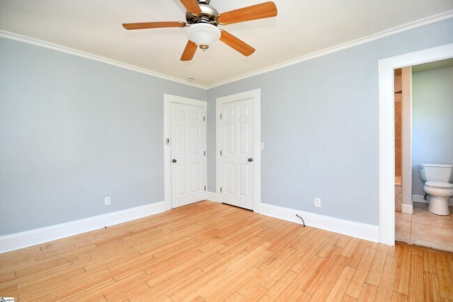 Building Photo - 204 Parkins Mill Rd