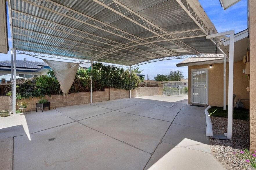 Building Photo - 1512 Spence Ave SE