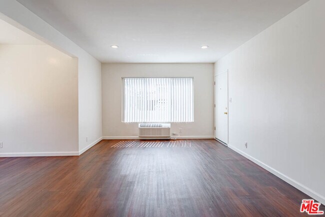 Building Photo - 11749 Riverside Dr