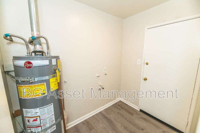 Building Photo - 156 Marina Way