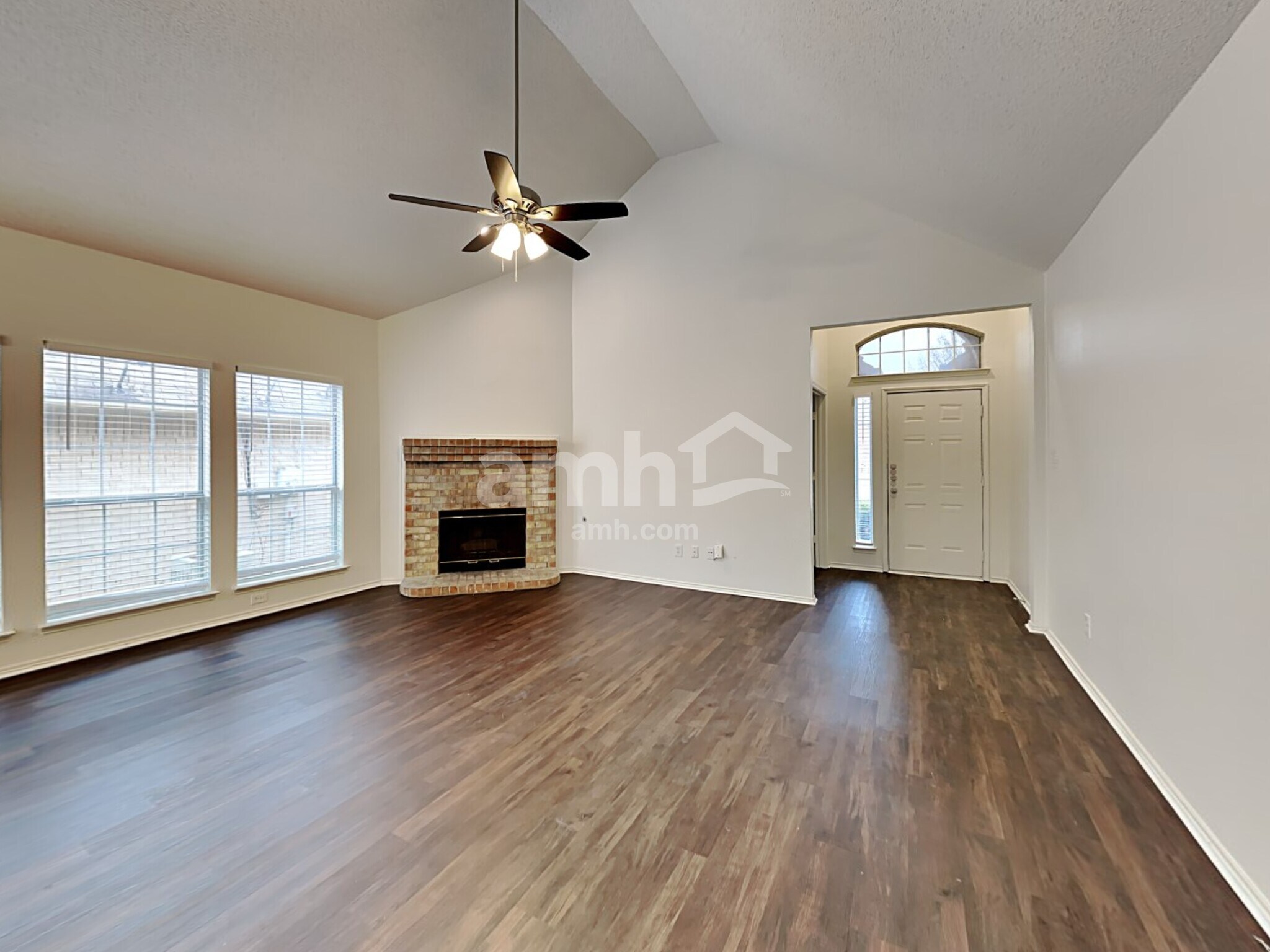 Building Photo - 4521 Mustang Dr