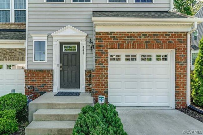 Building Photo - 441 Creekwillow Dr