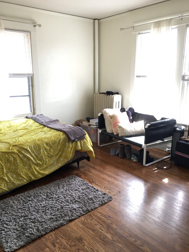 Building Photo - 116 Mitchell St