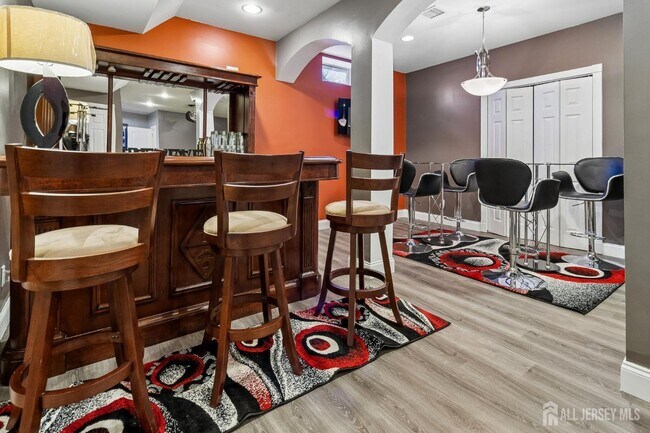 Building Photo - 16 Valley Wood Dr