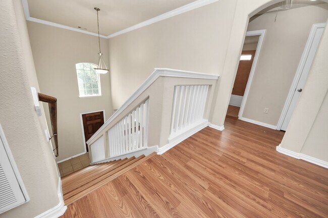 Building Photo - 24503 Hikers Bend Dr