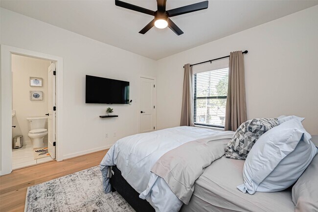 Building Photo - 4101 Edison St