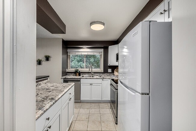 Building Photo - Two-Story home in  Cherry Creek Racquet Cl...