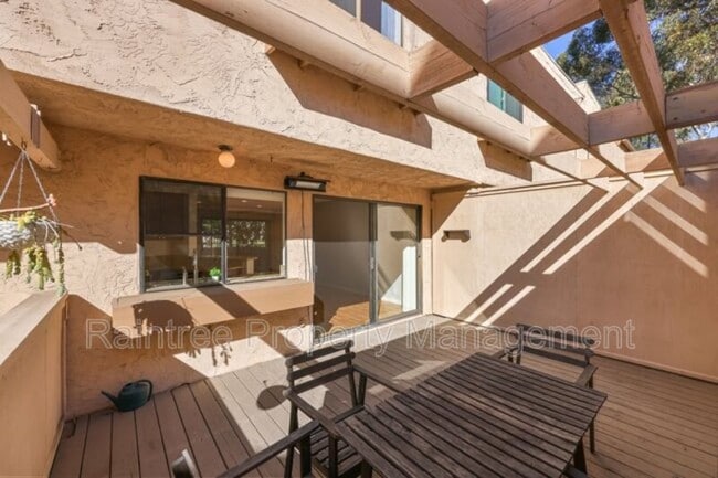 Building Photo - 3256 Via Marin