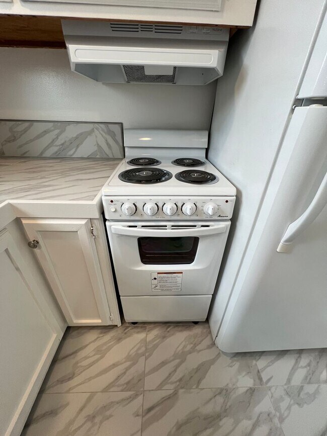 Building Photo - Updated Granny Unit-Prime Montgomery Villa...