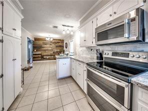 Building Photo - 218 Tanglewood Dr