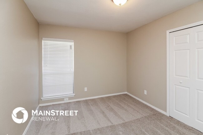 Building Photo - 8414 Kensington Dr