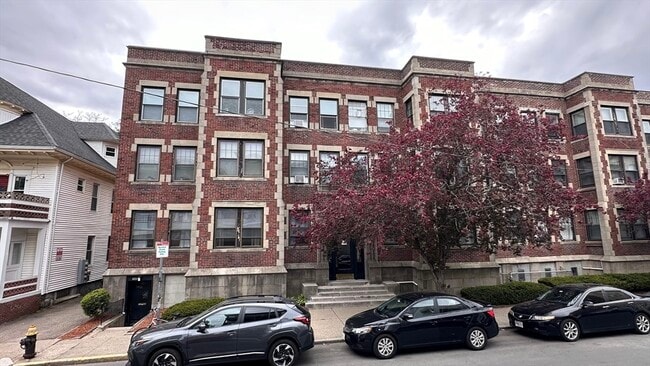 Primary Photo - 40 Chester St