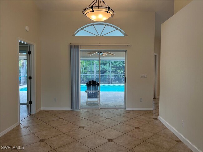 Building Photo - 385 Ashbury Way