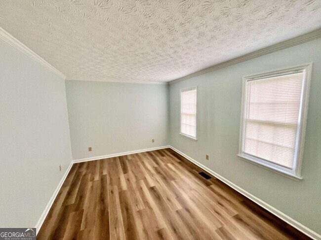 Building Photo - 93 Radford Cir SW