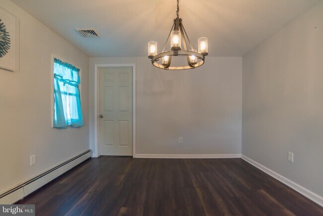 Building Photo - 68 Nettletree Ln