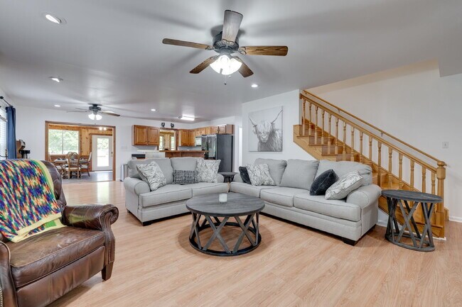 Building Photo - "Charming 2-Bedroom Furnished Retreat with Spacious Layout and 2.5 Baths in York, SC!"