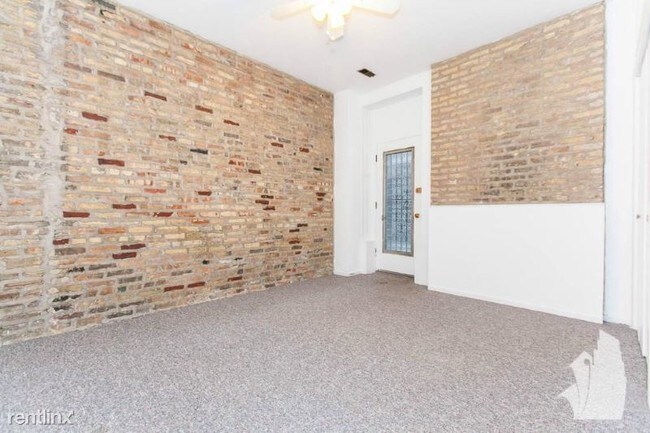 Building Photo - 451 W Belden Ave