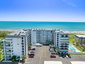 Building Photo - Welcome to Your Beachfront Escape at Beach Winds, Cocoa Beach!