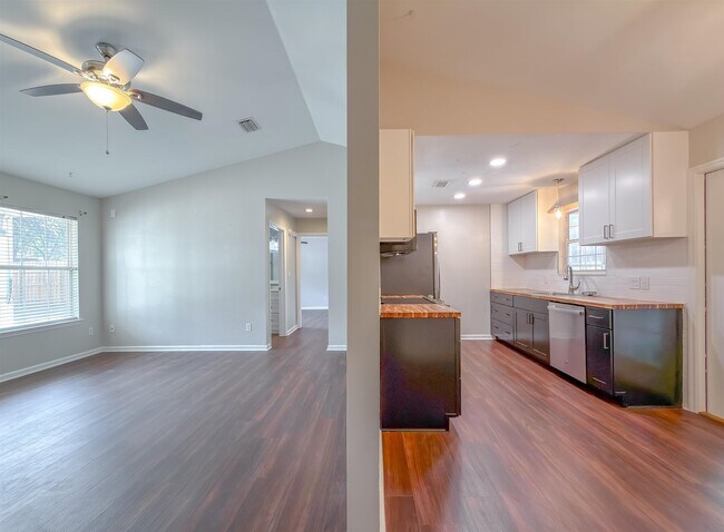 Building Photo - 3122 Pleasant Ct