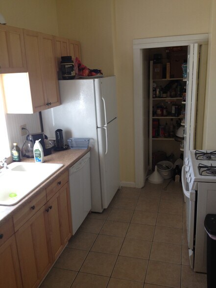 Kitchen plus pantry - 1524 Westwood Ave