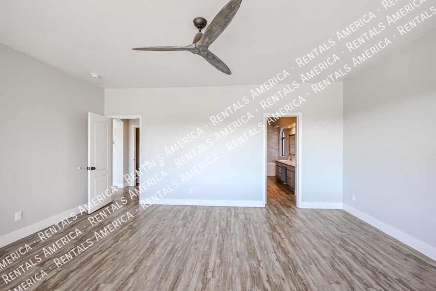 Building Photo - 2355 N Travis Cir