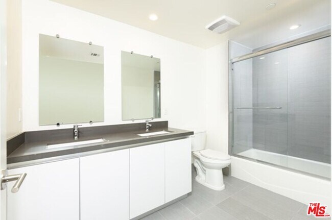 Building Photo - 518 N Gramercy Pl