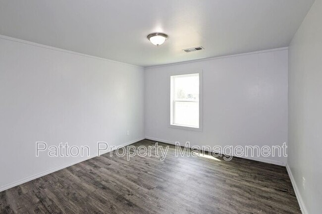 Building Photo - 3703 S Monroe St
